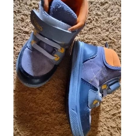 Sepatu anak cowok laki uk.26 boot  preloved