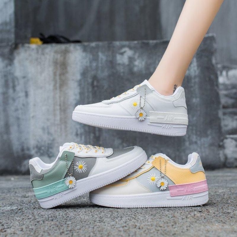 sneaker wanita import