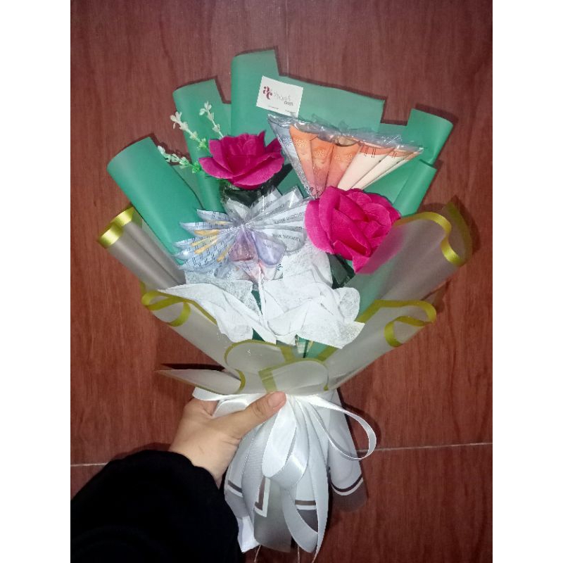 Buket uang bentuk bunga+bunga artificial(ukr medium)
