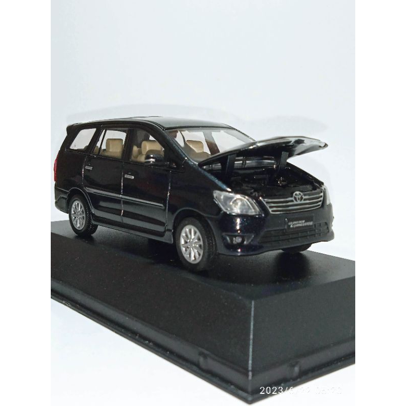 DIECAST SKALA 1/43 AUTO 2000 MINIATUR MOBIL TOYOTA KIJANG INNOVA HITAM