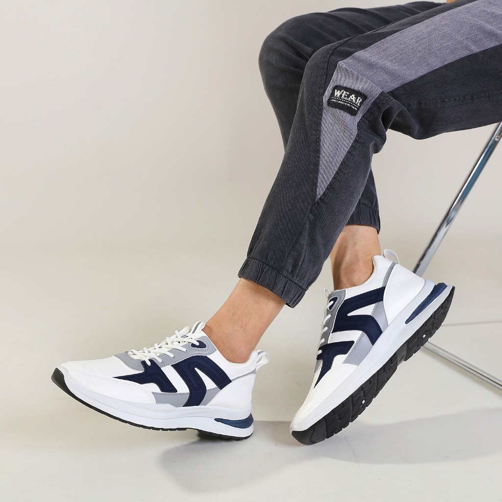 PLK Sepatu Sneakers Pria Slip On Fashion Casual Shoes LV0413