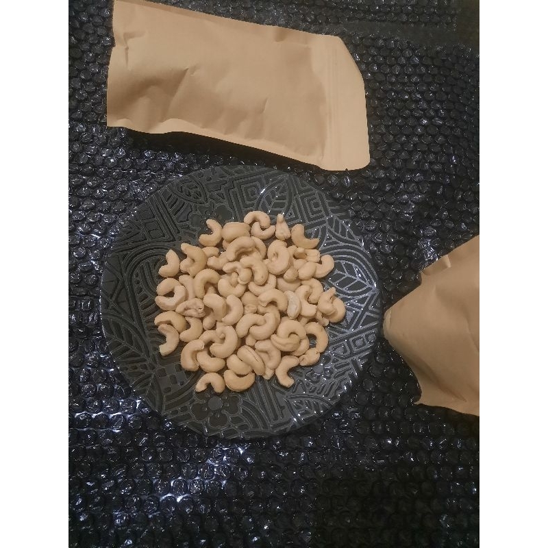 

Raw Activated Cashew - Kacang Mede Mentah Aktivasi 250gr