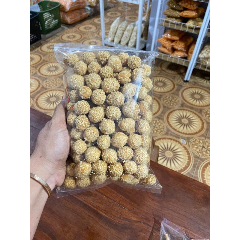 

Camilan Cepot Bulat Gurih dan Renyah Nurma Jaya Snack - cemilan