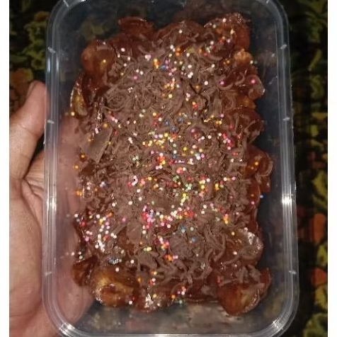 

Keripik pisang coklat Lumer Full Coklat leleh + Full Serut, Kemasan 500Ml isi 200gr