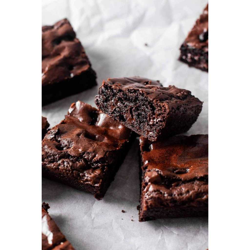 

Fudgy Brownies Num-Crumbs 20x20 (Isi 25 pcs) Brownies Panggang