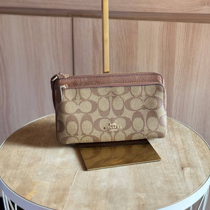 Dompet Wanita Branded COACH Wristlet Corner Large Double Zip Khaki Saddle Signature Canvas Original 