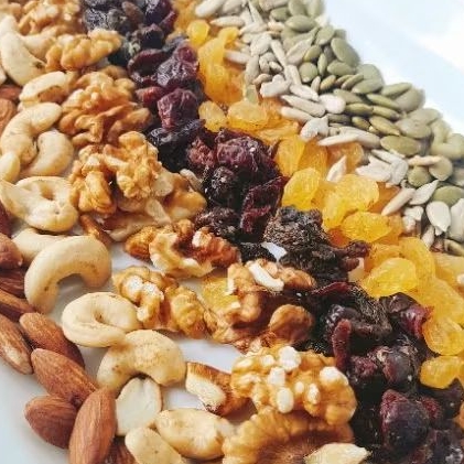 

100gr Trail Mix (Almond, Mede, Walnut, black Raisin , gold Raisin, kuaci kupas, biji labu)