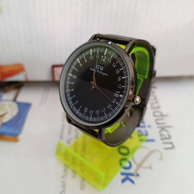 Jam Tangan Cewek Daniel WellingtonRantai Pasir