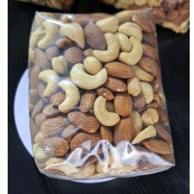 

Sekar_Shop07 Mix Nuts Almond Panggang & Kacang Mede Wonogiri