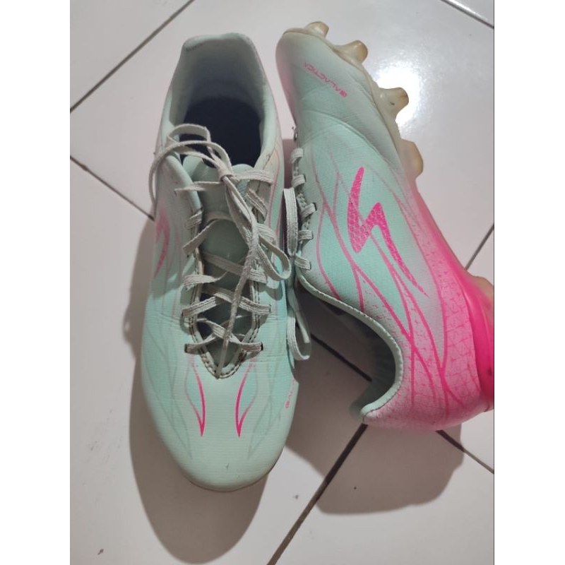 (SECOND)Sepatu sepak bola anak merk Specs Galactica original Second ukuran 37