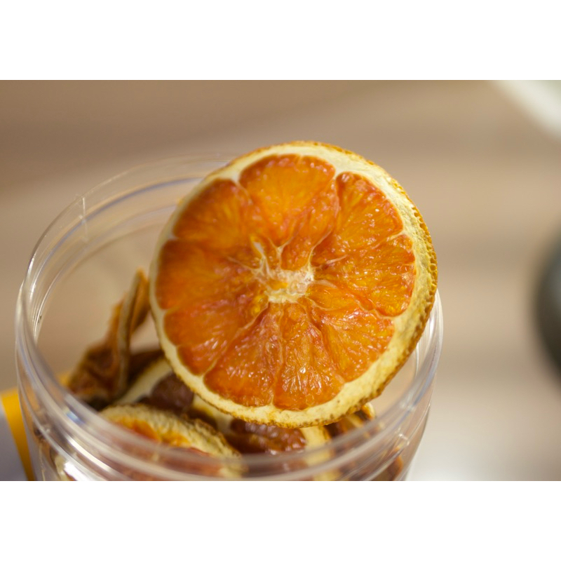 

HOMEMADE Dried Orange Slice / Jeruk Sunkis Kering Iris Premium 50 gram | Garnish mocktail | Ornament Properti hiasan foto makanan minuman