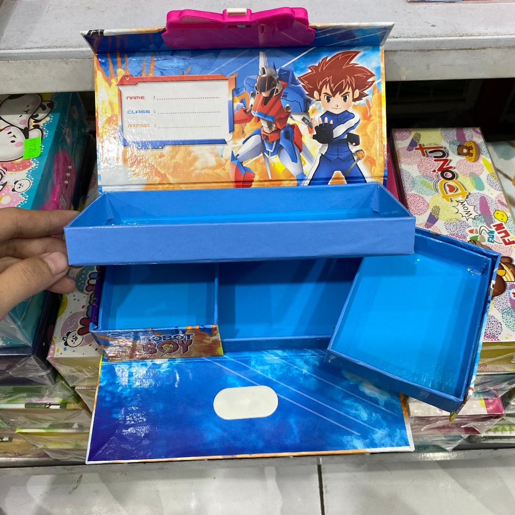 

Tempat Pensil merk KIKY pakai Kunci Angka Kombinasi Motif karakter