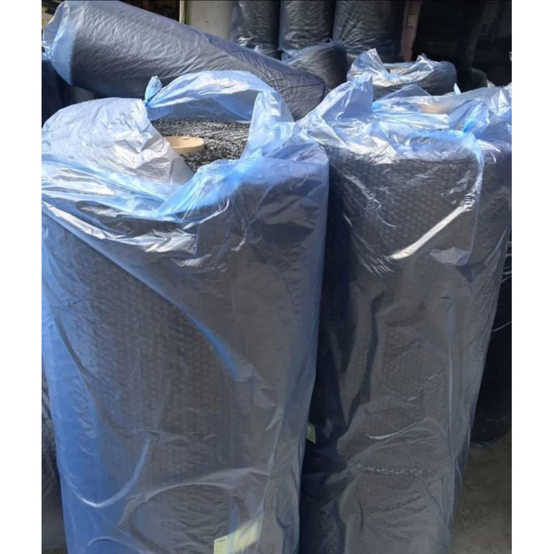 

1 Roll bubble wrap hitam ekonomis murah bagus untuk packing kemasan bungkus perabot barang tinggi 125 cm panjang 50 meter.