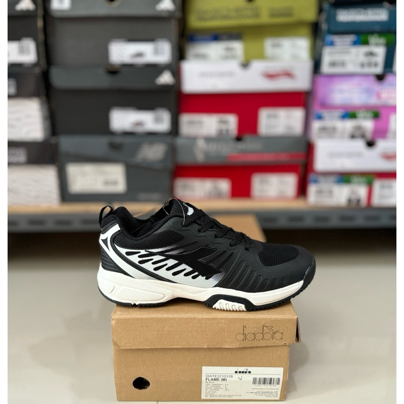 DIADORA FLAME BLACK SIZE 39