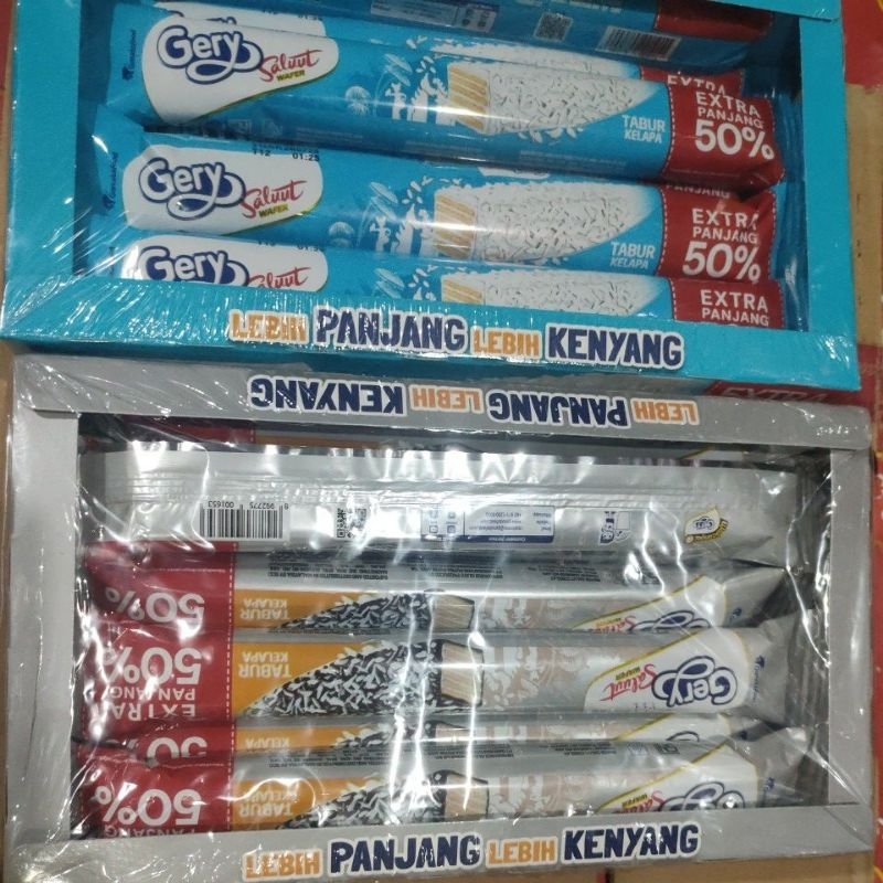 

gery saluut wafer salut extra panjang 50% coklat taburan kelapa dan krim kelapa