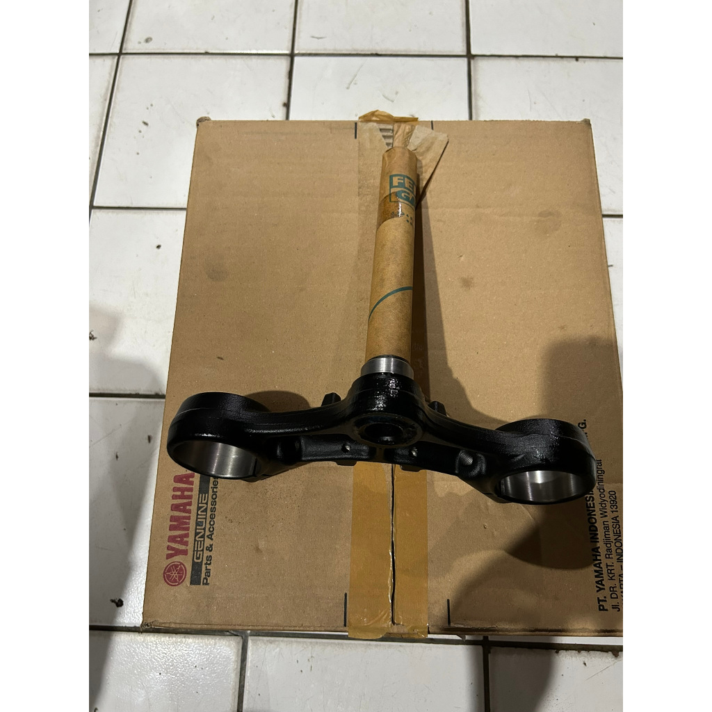 Segitiga R15 V3 BK6 Yamaha Original