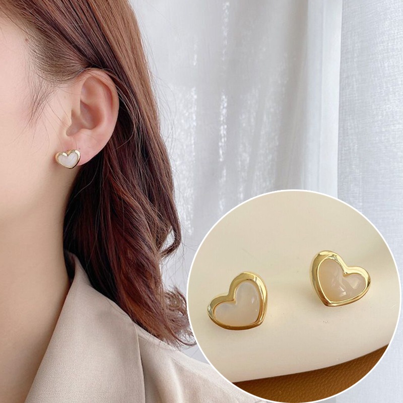 ANTING WANITA/ ANTING HATI/ ANTING TITANIUM