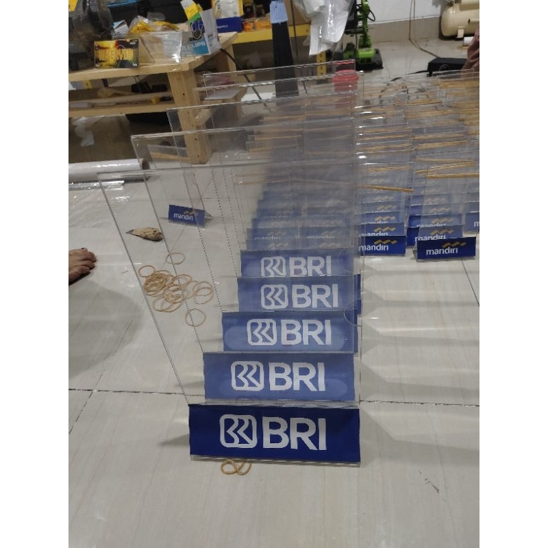 

acrylic akrilik stand A3 tentcard tent card holding custom logo depan belakang sambung