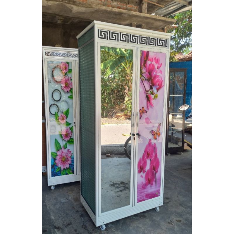 Lemari aluminium kaca 2 pintu