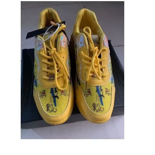 sepatu sneakypair size 40