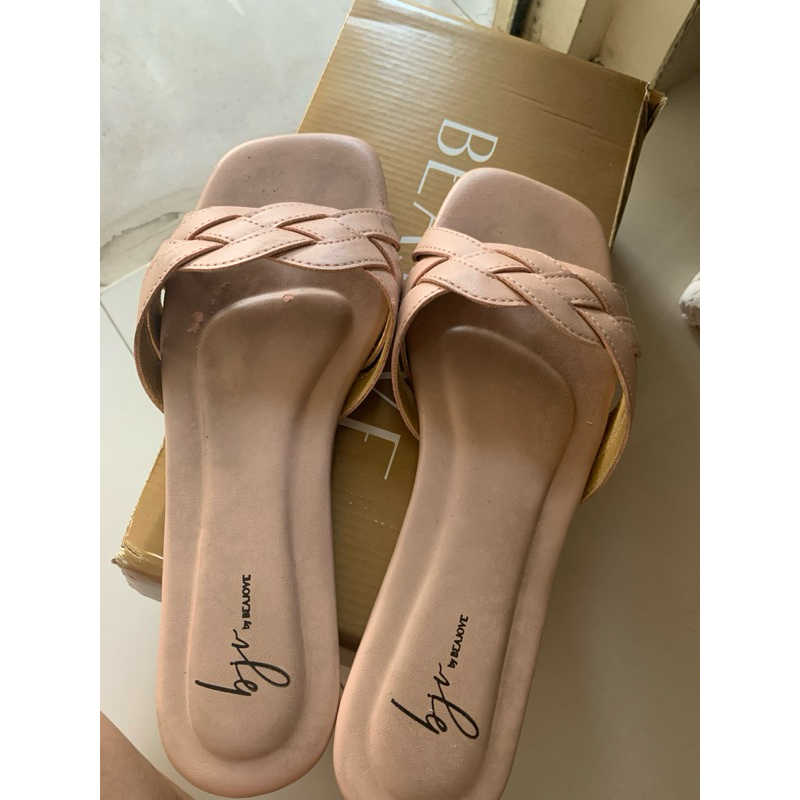 PRELOVED SANDAL BEAJOVE