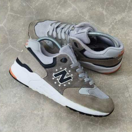 Sepatu Second Branded Running Abu Grey