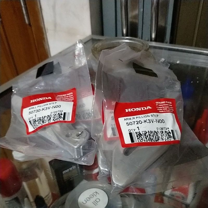 50720-K3V-N00 50730-K3V-N00 Foot Step postep Pijakan Kaki Belakang Honda Stylo 160 Sepasang kanan ki