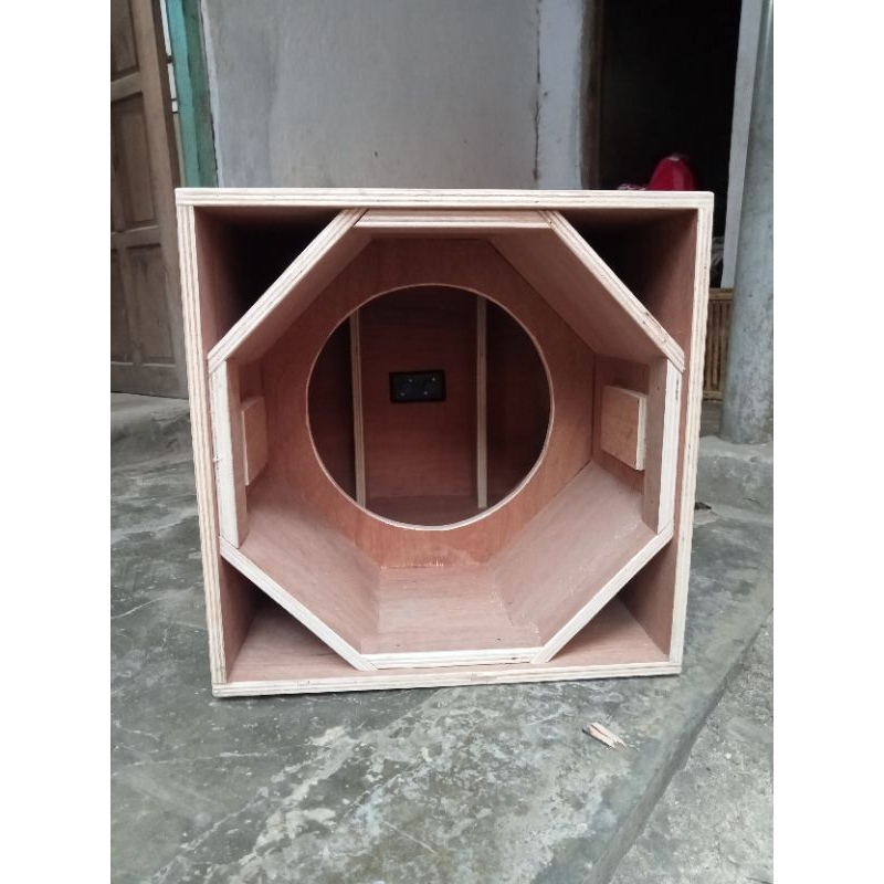 Box Speaker Martine 15inch Single