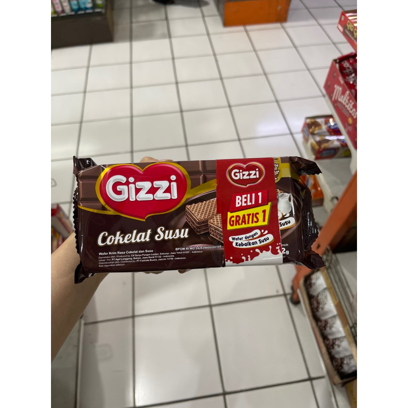 Buy 1 get 1 Gizzi wafer cokelat susu 122g - gizzi wafer cokelat susu - wafer cokelat gizzi