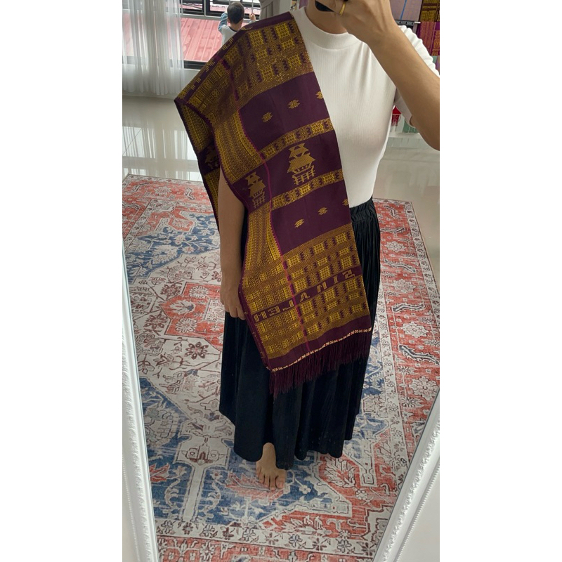 Uis Nipes Karo Bahan Sutra