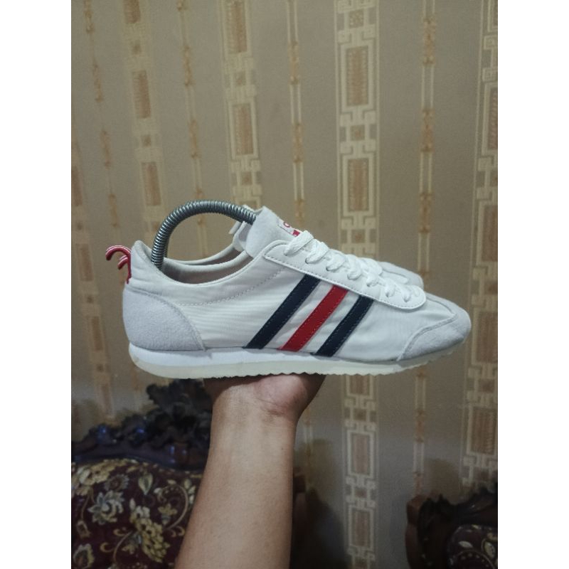 Adidas jog white