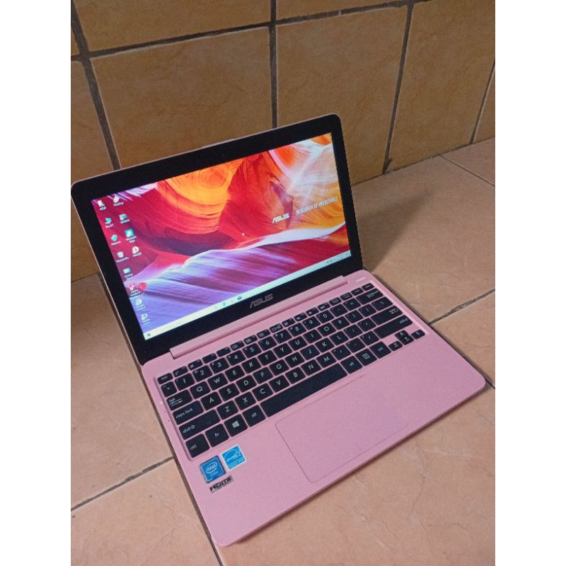 ASUS E203MAH PINK N4000 RAM2GB SSD256GB W10 Second