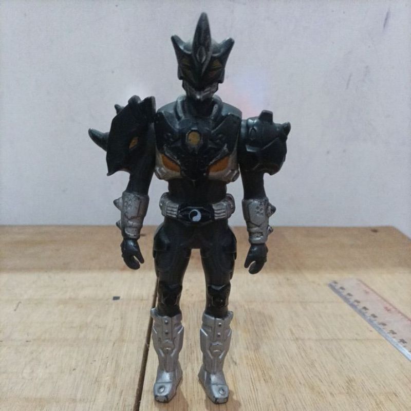 Figure Armor Hero Rhino Man ori