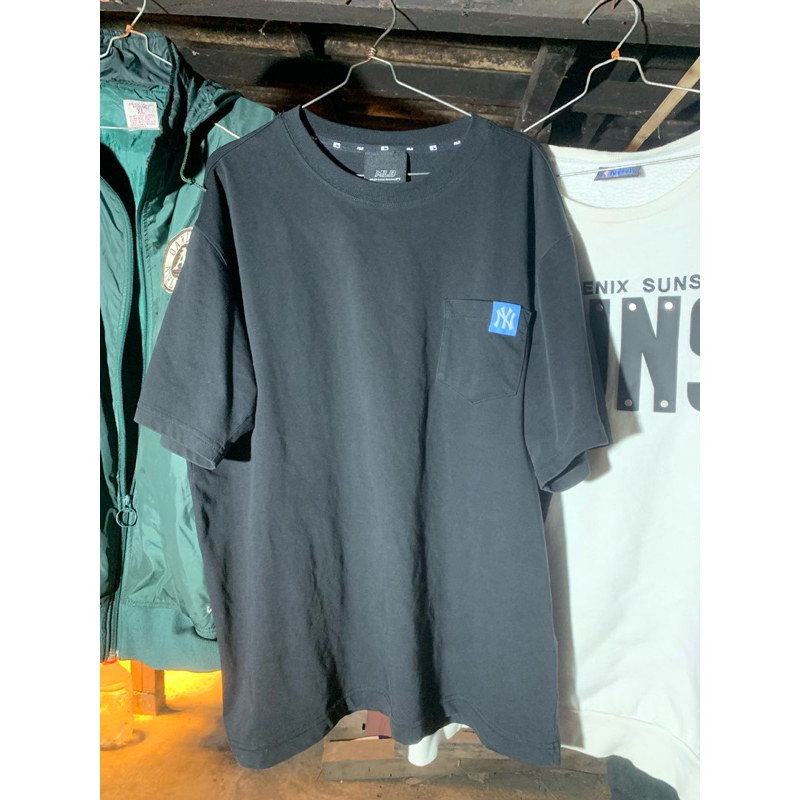 MLB NY tee like new