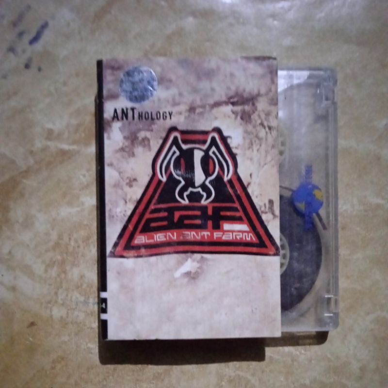 kaset pita alien ant farm