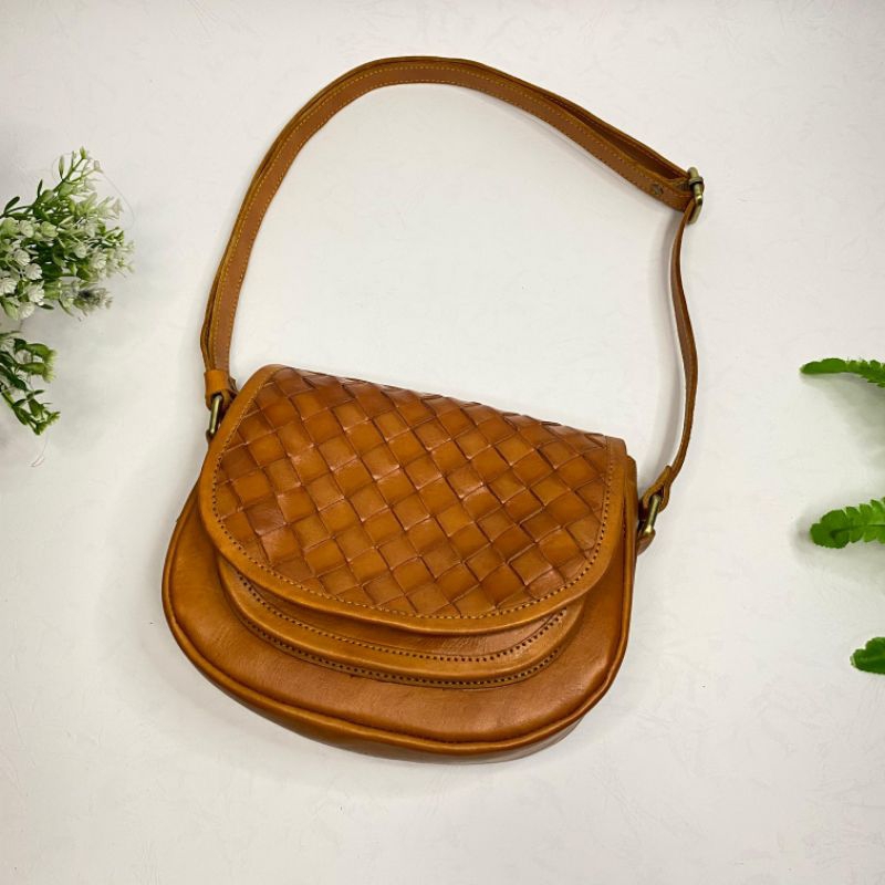 Tas Selempang Wanita Kulit //Tas Kulit Sling Bag Wanita Kulit Anyam Medium//