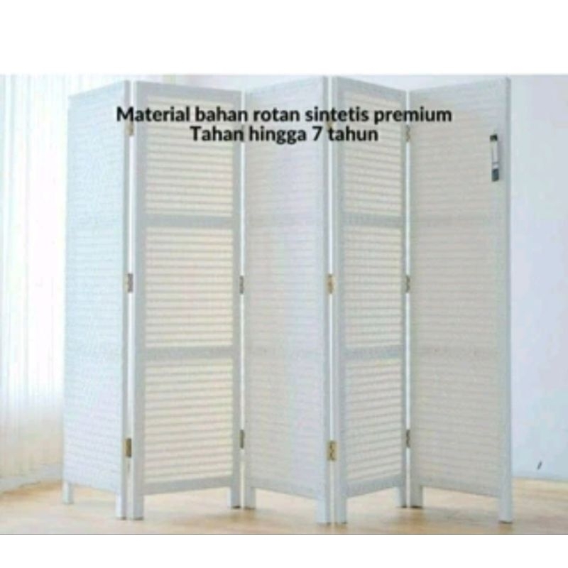 Redy Stok Sketsel Rotan Sintetis Partisi Penyekat Ruangan Pembatas Ruangan Gordeng Lipat