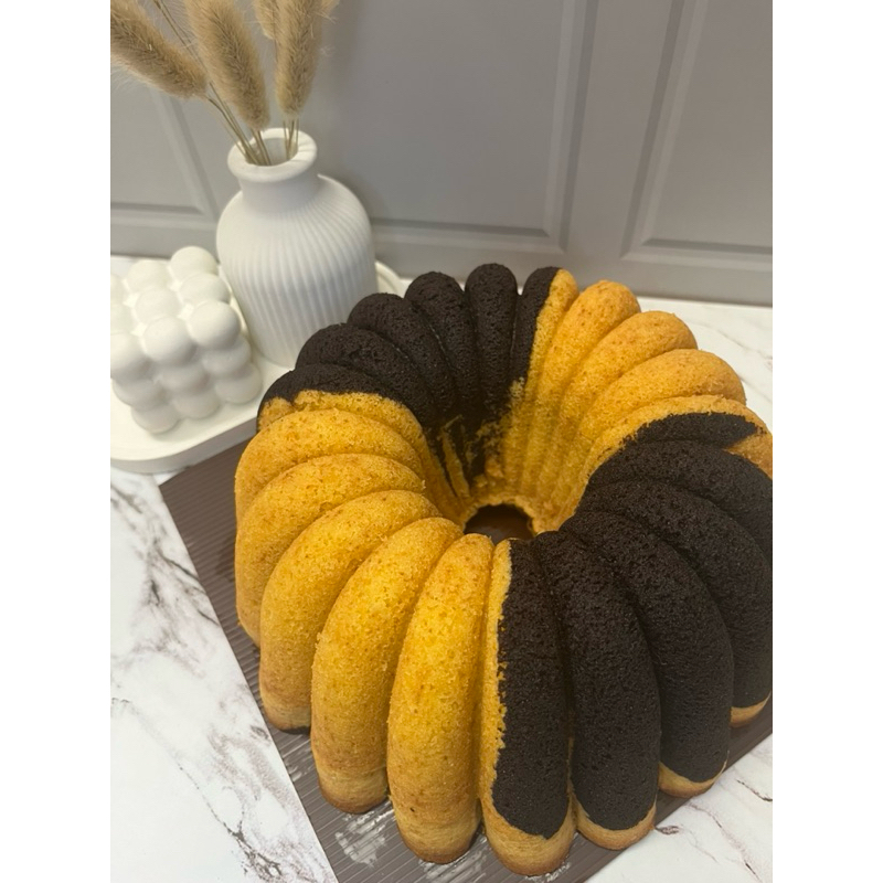 

Marmer Cake by Selaras Cake Gresik