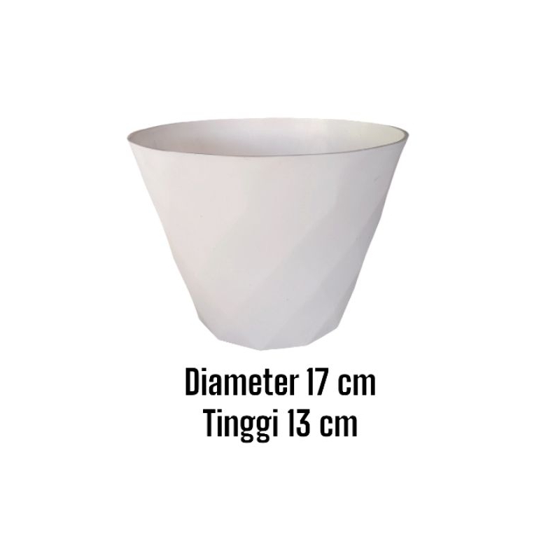 Pot Diamond Warna Putih Ukuran 20