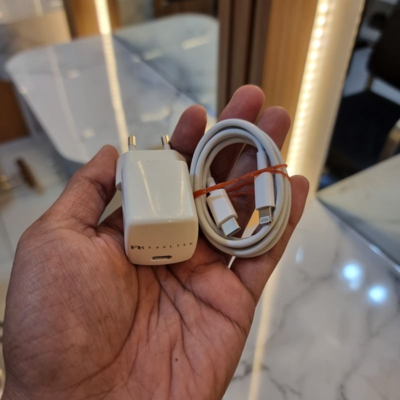 FK Feeltek 20w PD IBOX ( kabel ip C to lightning iBox )