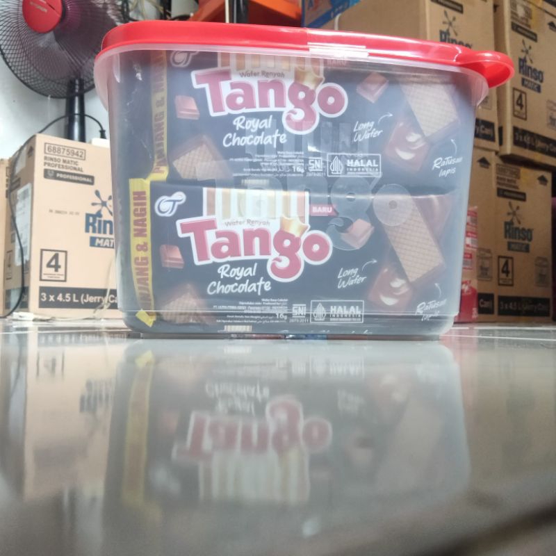 

Wafer Tango 16 gr Isi 20 Pcs Free Container Box Sealware Ready Coklat dan Vanilla Delight