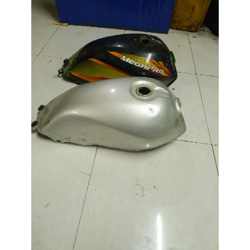 TANGKI MEGAPRO HIU/MEGAPRO LAMA