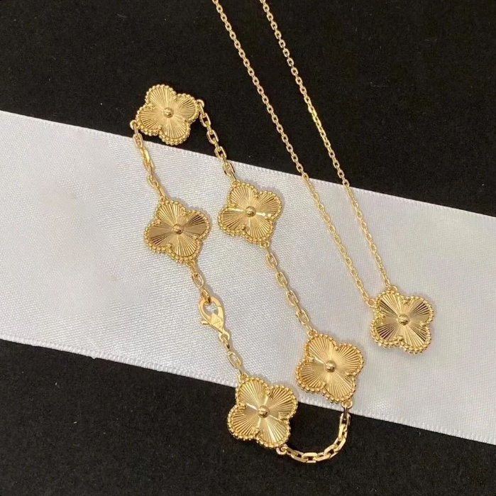 【18K emas asli】VCA VanCleefArpels Alhambra Four Leaves Lucky Series Sepaket