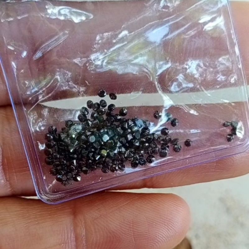 natural black diamond - berlian hitam tabur asli Eropa ukuran gugur / pecah 50 (0,02 ct)