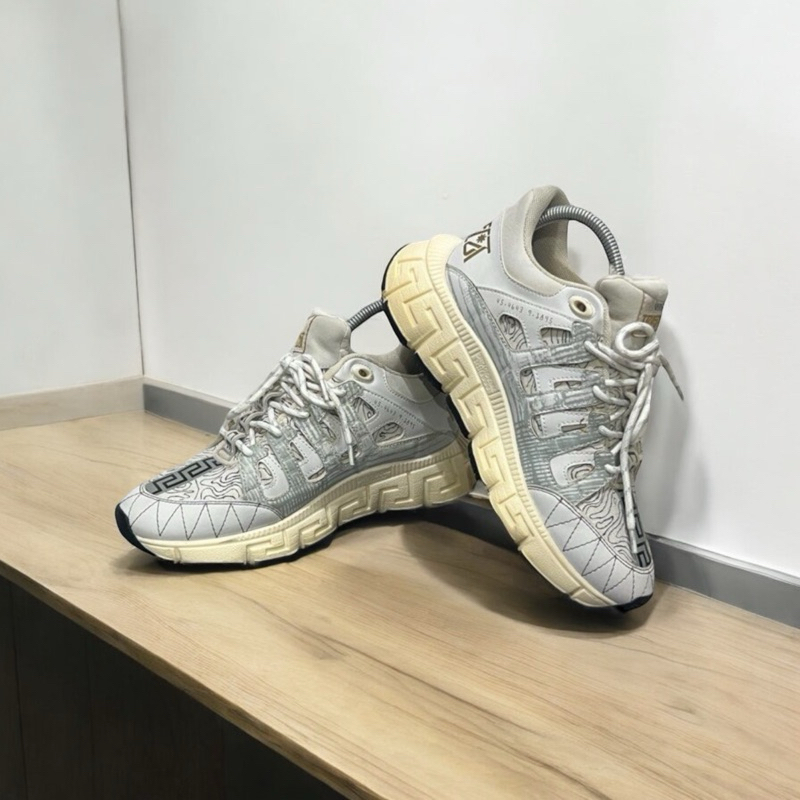 sepatu Versace Trigreca dan sepatu phillip plein thunderstorm