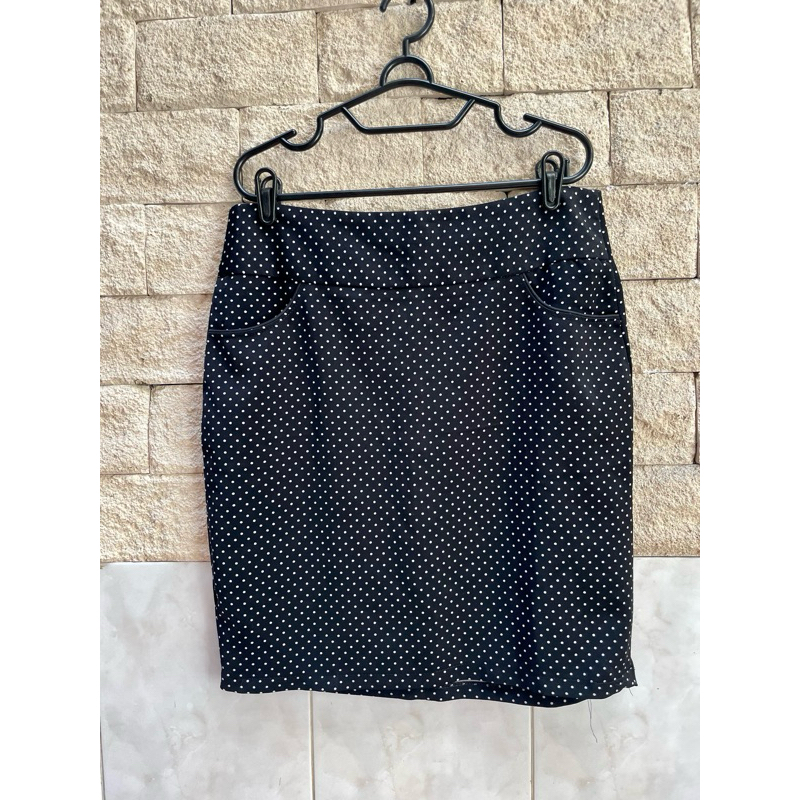 Rok Polkadot Hitam Putih Wanita Preloved