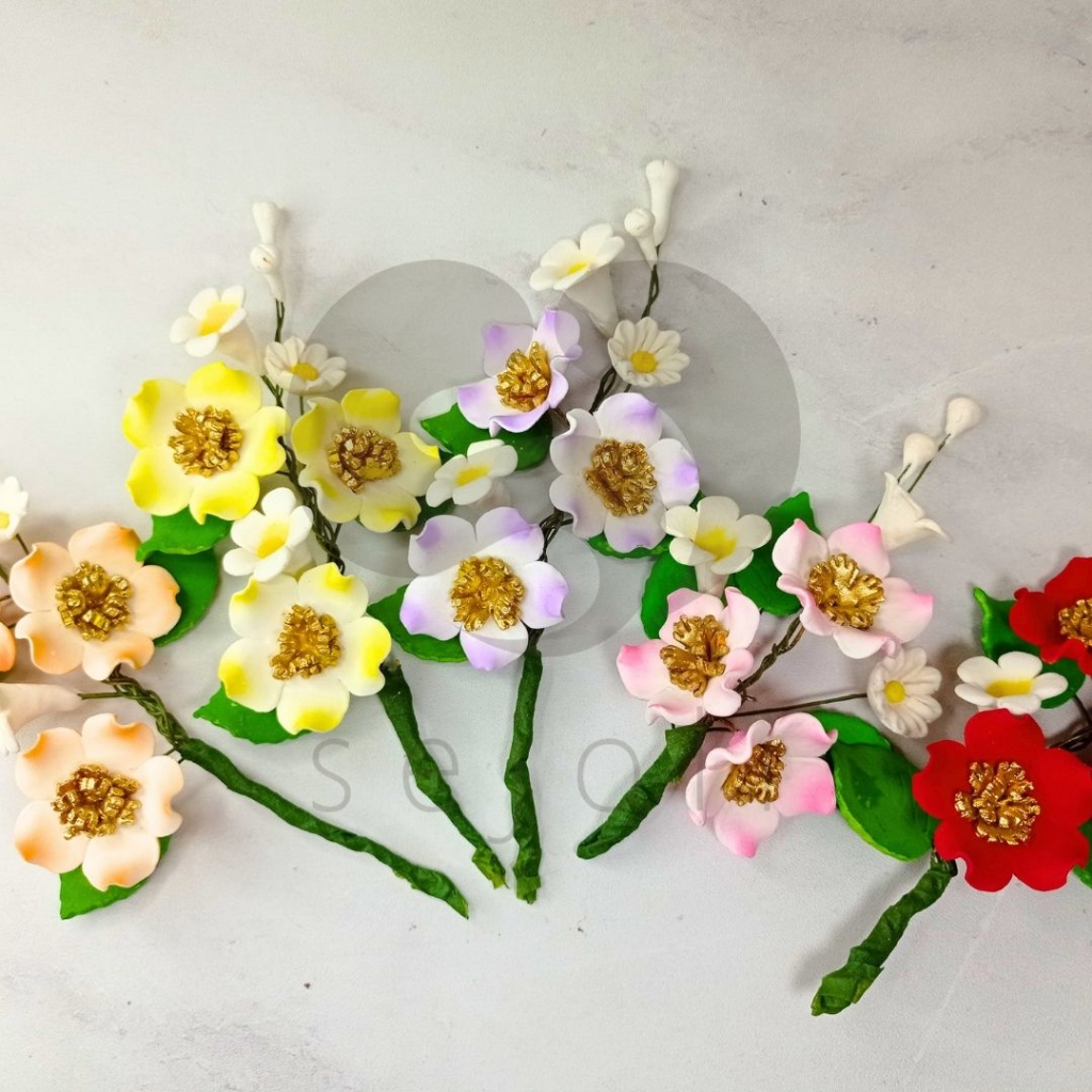 

Hiasan Kue / Cake Topper Bunga / Gumpaste Bunga Rangkai Magnolia