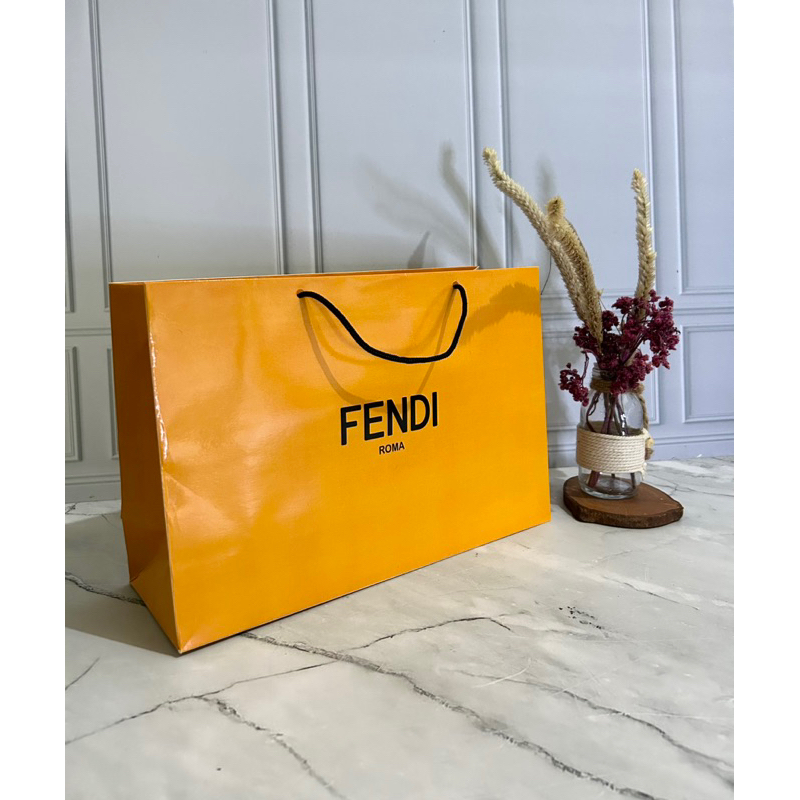 

Paper Bag FENDI New Paper Bag Pembungkus Kado