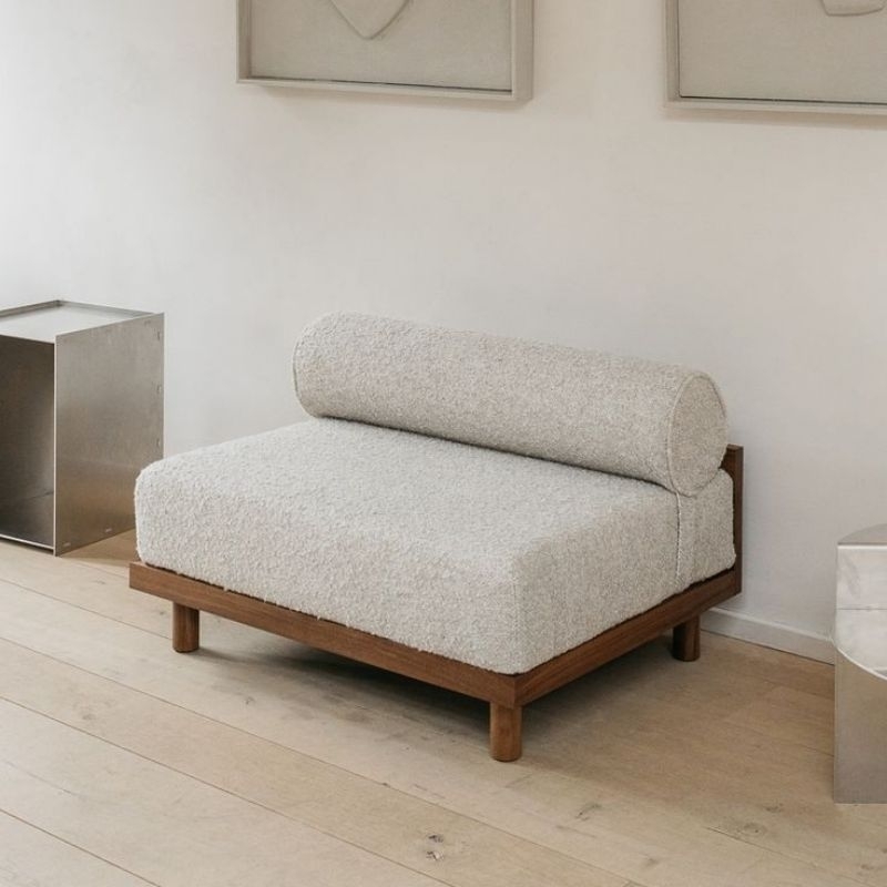 Unixlo - single sofa persegi tanpa sandaran dengan guling panjang cassius bouncle bench
