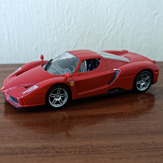 Hot Wheels Enzo Ferrari 1:43